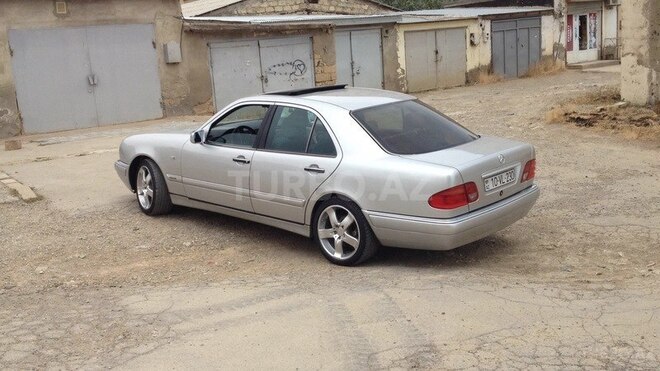 Mercedes E 230 1996, 220,208 km - 2.3 l - Bakı