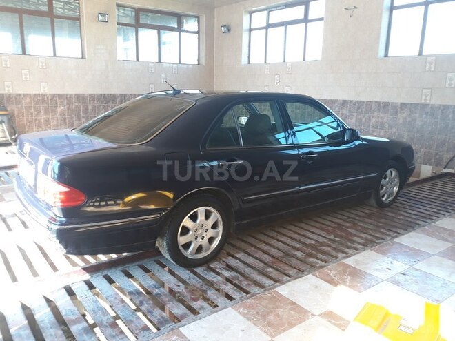 Mercedes E 200 2001, 182,000 km - 2.0 l - Gəncə