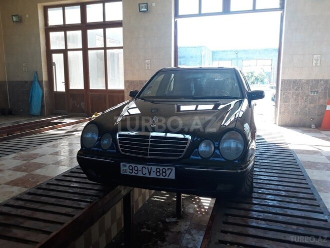 Mercedes E 200 2001, 182,000 km - 2.0 l - Gəncə