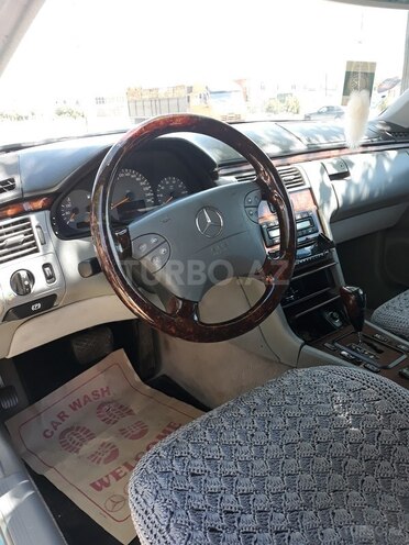 Mercedes E 200 2001, 182,000 km - 2.0 l - Gəncə