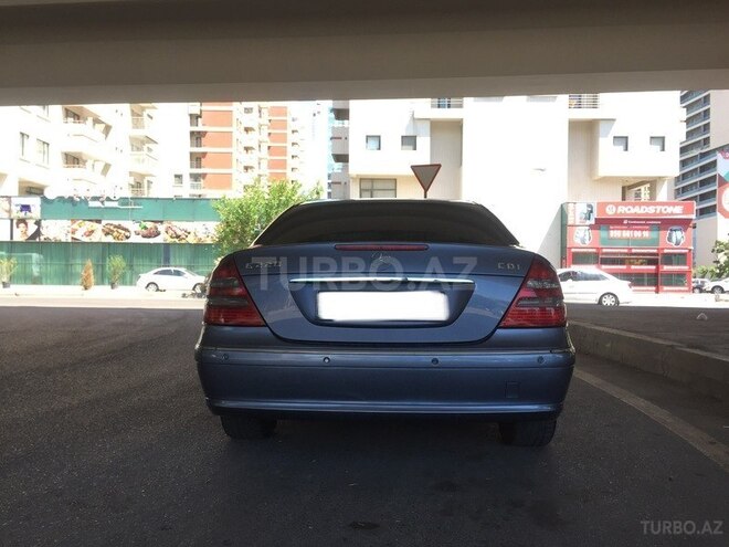 Mercedes E 220 2004, 230,000 km - 2.2 l - Bakı