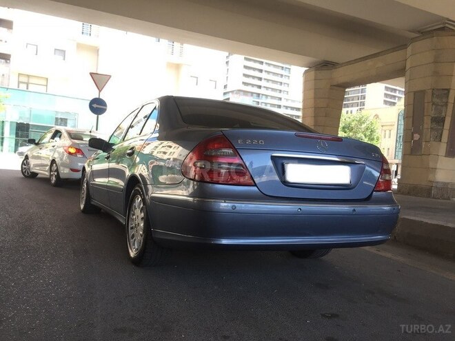 Mercedes E 220 2004, 230,000 km - 2.2 l - Bakı