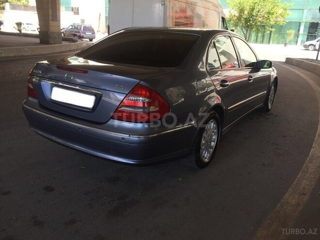 Mercedes E 220 2004, 230,000 km - 2.2 l - Bakı