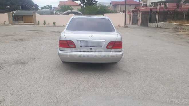 Mercedes E 240 1999, 380,000 km - 2.4 l - Bakı