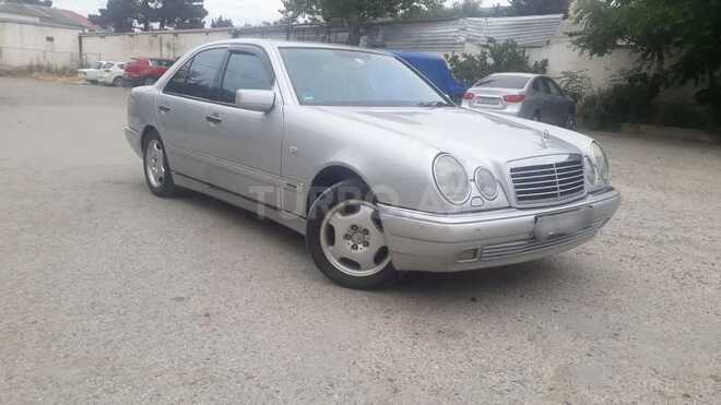 Mercedes E 240 1999, 380,000 km - 2.4 l - Bakı
