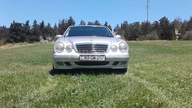 Mercedes E 200 2001, 210,000 km - 2.0 л - Bakı