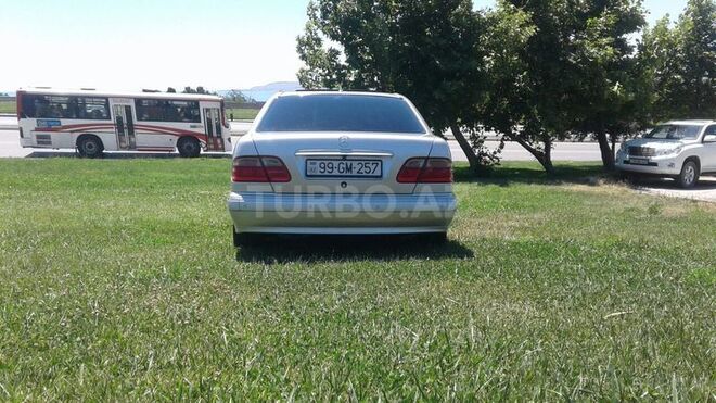 Mercedes E 200 2001, 210,000 km - 2.0 л - Bakı
