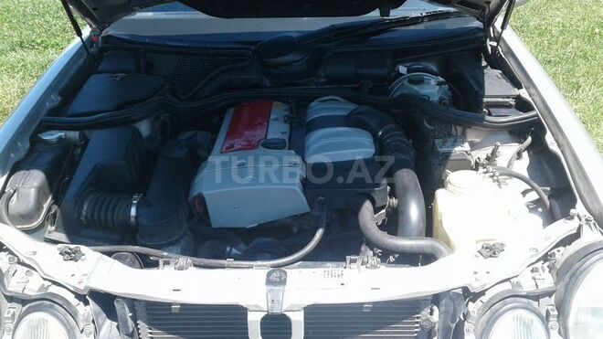 Mercedes E 200 2001, 210,000 km - 2.0 л - Bakı