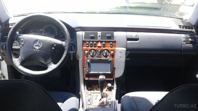 Mercedes E 200 2001, 210,000 km - 2.0 л - Bakı