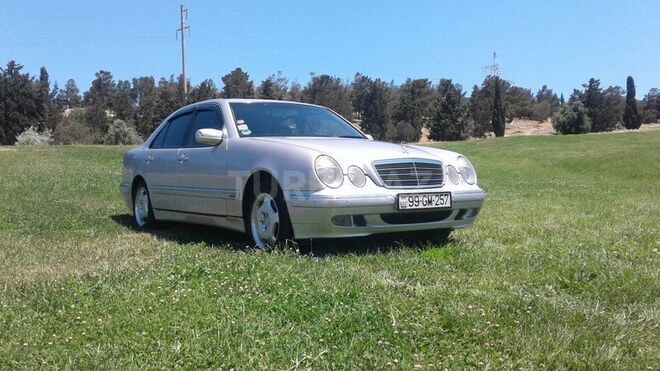 Mercedes E 200 2001, 210,000 km - 2.0 л - Bakı