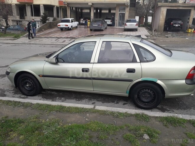 Opel Vectra 1995, 310,000 km - 1.8 l - Bakı