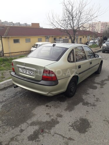 Opel Vectra 1995, 310,000 km - 1.8 l - Bakı