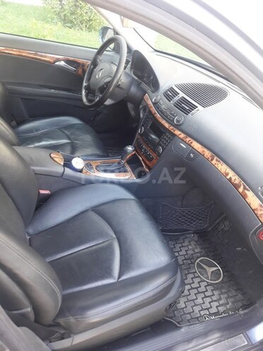 Mercedes E 240 2002, 305,414 km - 2.6 l - Bakı