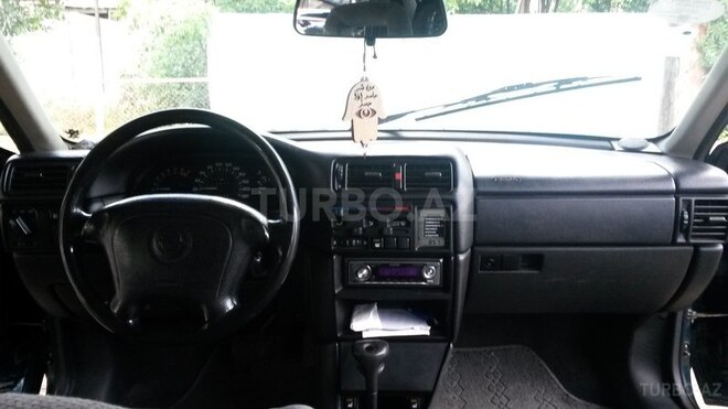 Opel Vectra 1994, 298,000 km - 2.0 l - Gəncə