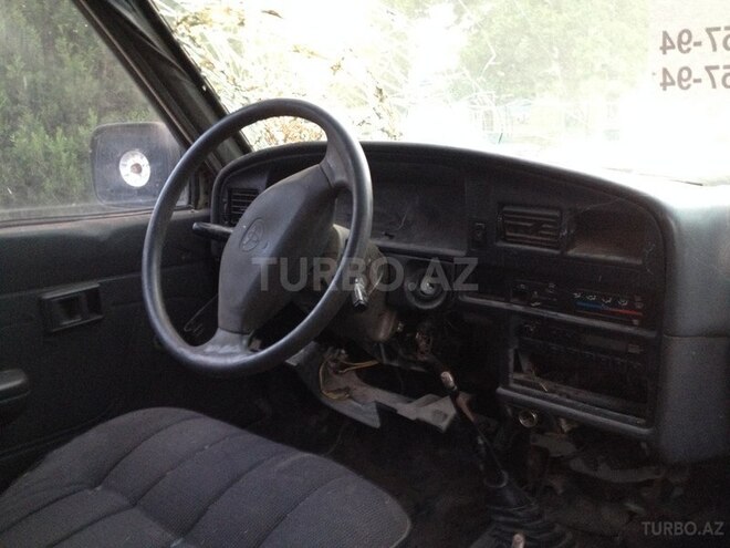 Toyota Hilux 1999, 200,000 km - 2.5 l - Gəncə