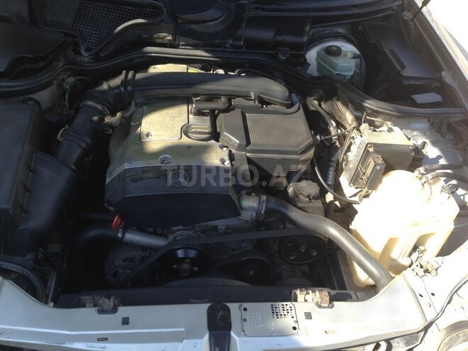 Mercedes E 200 1997, 300,000 km - 2.0 l - Bakı