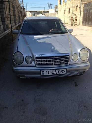 Mercedes E 200 1997, 300,000 km - 2.0 l - Bakı