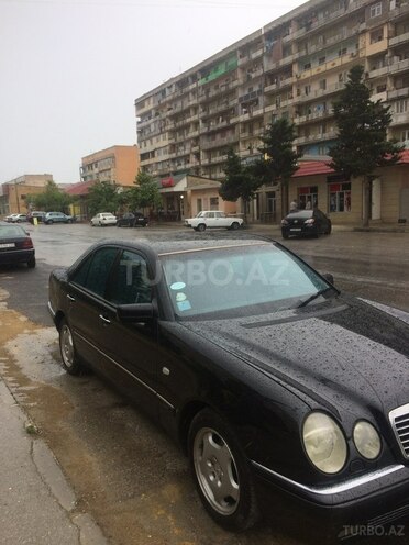 Mercedes E 240 1999, 169,000 km - 2.6 l - Bakı