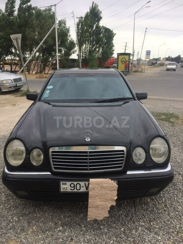 Mercedes E 240 1999, 169,000 km - 2.6 l - Bakı