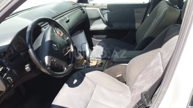 Mercedes E 240 2001, 243,000 km - 2.6 l - Bakı