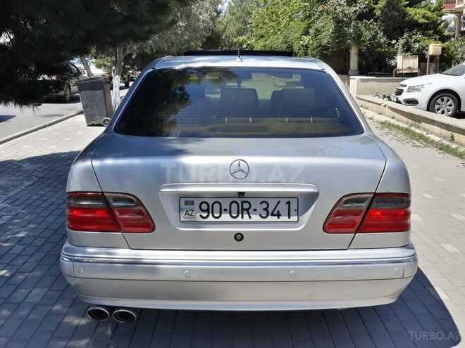 Mercedes E 240 2000, 342,000 km - 2.4 л - Sumqayıt