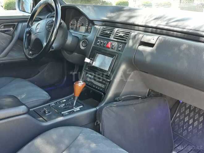 Mercedes E 240 2000, 342,000 km - 2.4 л - Sumqayıt