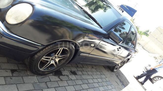 Mercedes E 320 1996, 285,000 km - 3.2 l - Bakı