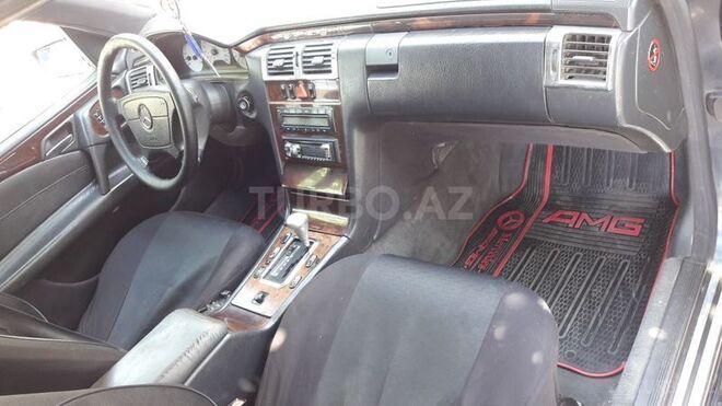 Mercedes E 320 1996, 285,000 km - 3.2 l - Bakı