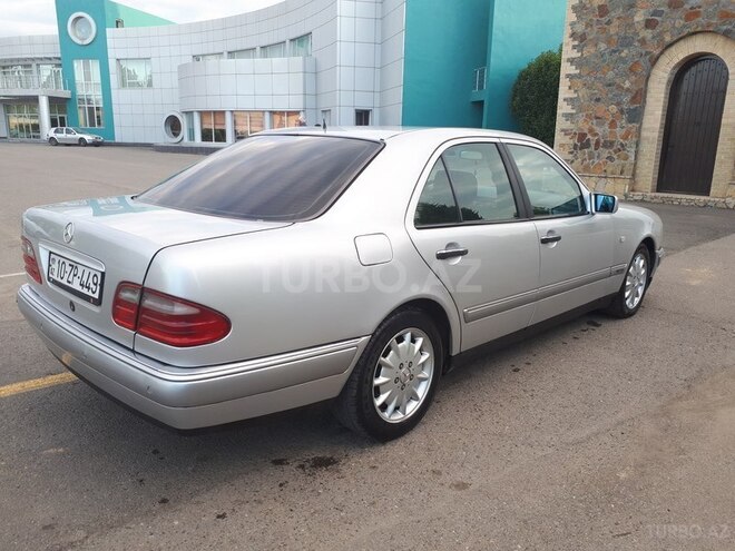 Mercedes E 240 1999, 232,000 km - 2.4 l - Ağstafa