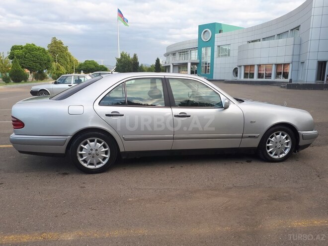Mercedes E 240 1999, 232,000 km - 2.4 l - Ağstafa