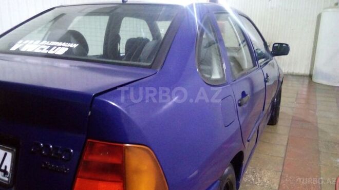 Volkswagen Polo 1999, 220,000 km - 1.6 l - Bakı