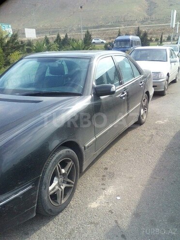 Mercedes E 220 2000, 351,000 km - 2.2 l - Bakı