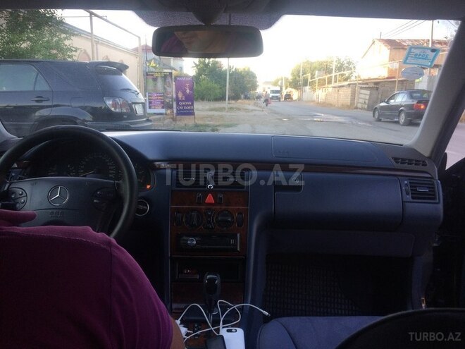 Mercedes E 220 2000, 351,000 km - 2.2 l - Bakı