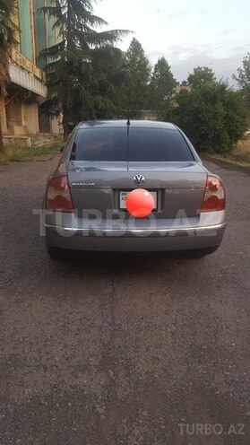 Volkswagen Passat 2003, 256,634 km - 1.8 л - Gəncə