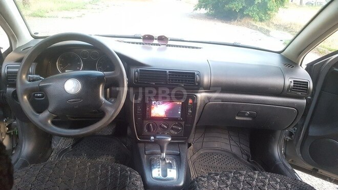 Volkswagen Passat 2003, 256,634 km - 1.8 л - Gəncə