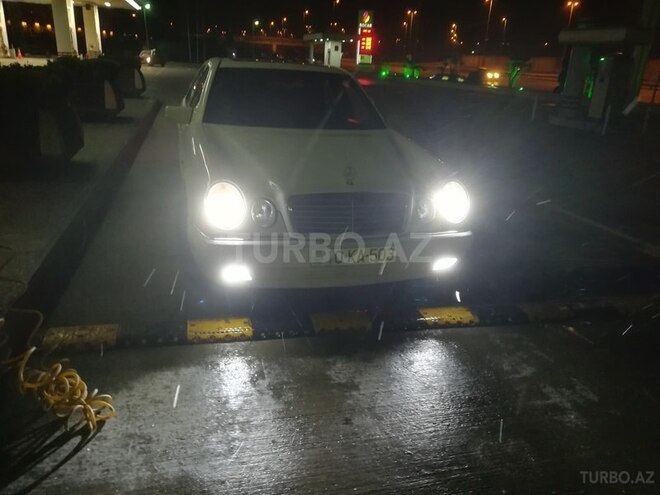 Mercedes E 230 1997, 310,000 km - 0.3 l - Bakı