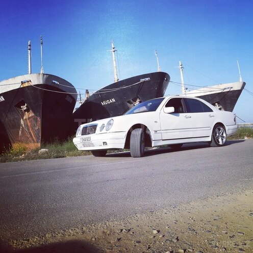 Mercedes E 230 1997, 310,000 km - 0.3 l - Bakı