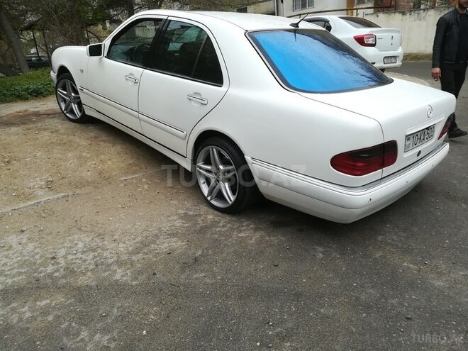 Mercedes E 230 1997, 310,000 km - 0.3 l - Bakı