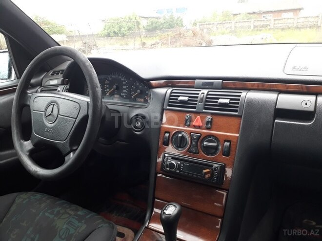 Mercedes E 200 1996, 428,000 km - 2.0 l - Astara