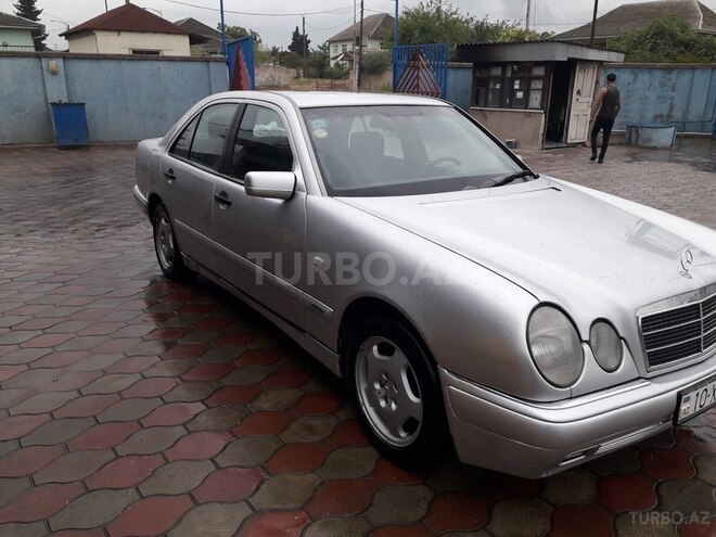 Mercedes E 200 1996, 428,000 km - 2.0 l - Astara