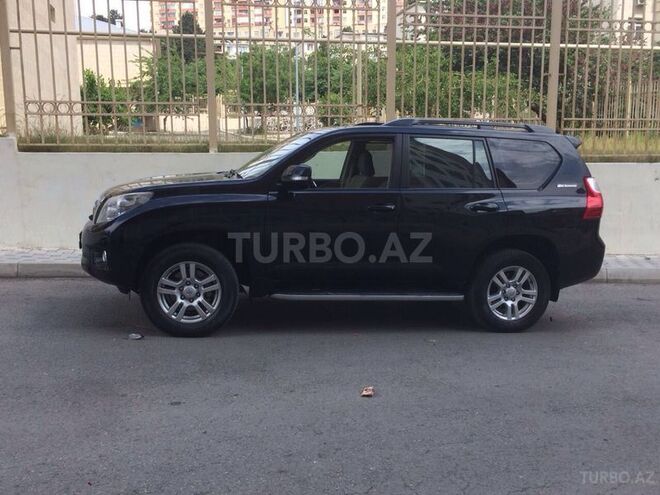 Toyota Prado 2011, 66,000 km - 0.4 l - Astara