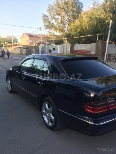 Mercedes E 220 2000, 329,000 km - 2.2 l - Bakı