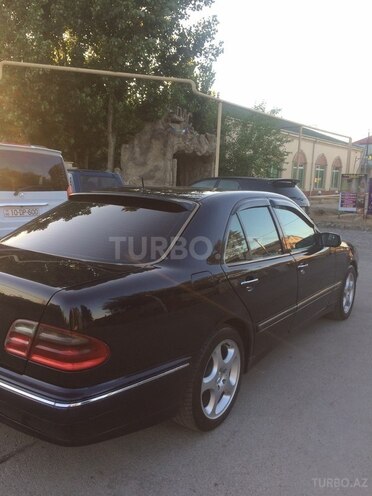 Mercedes E 220 2000, 329,000 km - 2.2 l - Bakı