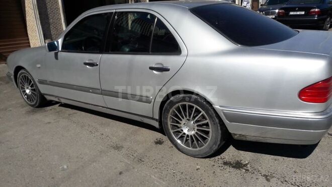 Mercedes E 320 1996, 265,000 km - 3.2 l - Bakı