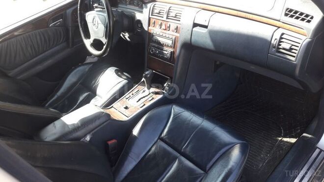 Mercedes E 320 1996, 265,000 km - 3.2 l - Bakı