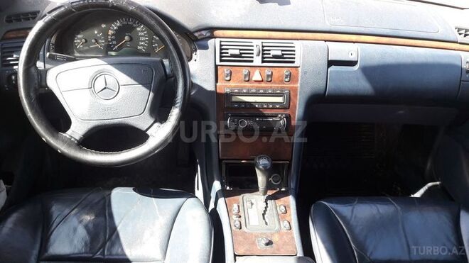Mercedes E 320 1996, 265,000 km - 3.2 l - Bakı