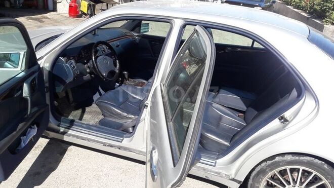 Mercedes E 320 1996, 265,000 km - 3.2 l - Bakı