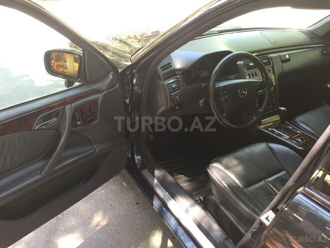 Mercedes E 320 2001, 165,000 km - 3.2 л - Sumqayıt