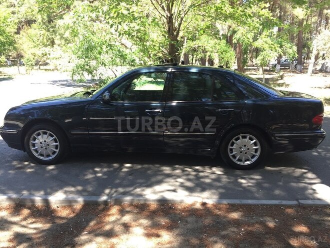 Mercedes E 320 2001, 165,000 km - 3.2 л - Sumqayıt
