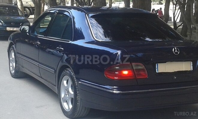 Mercedes E 270 2001, 290,000 km - 2.7 l - Bakı